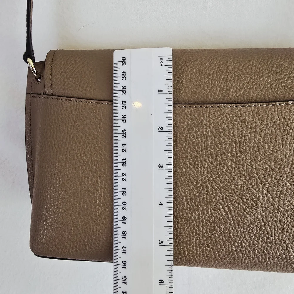 NWT Michael Kors Evelyn Medium Flap Crossbody Bag Beige Pebbled Leather Purse